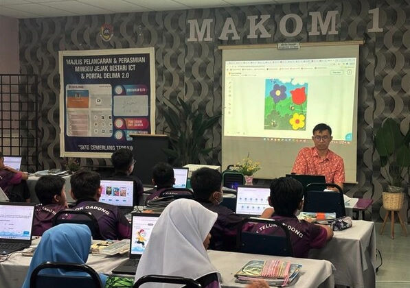 Students using the Literacy Pro digital platform during class